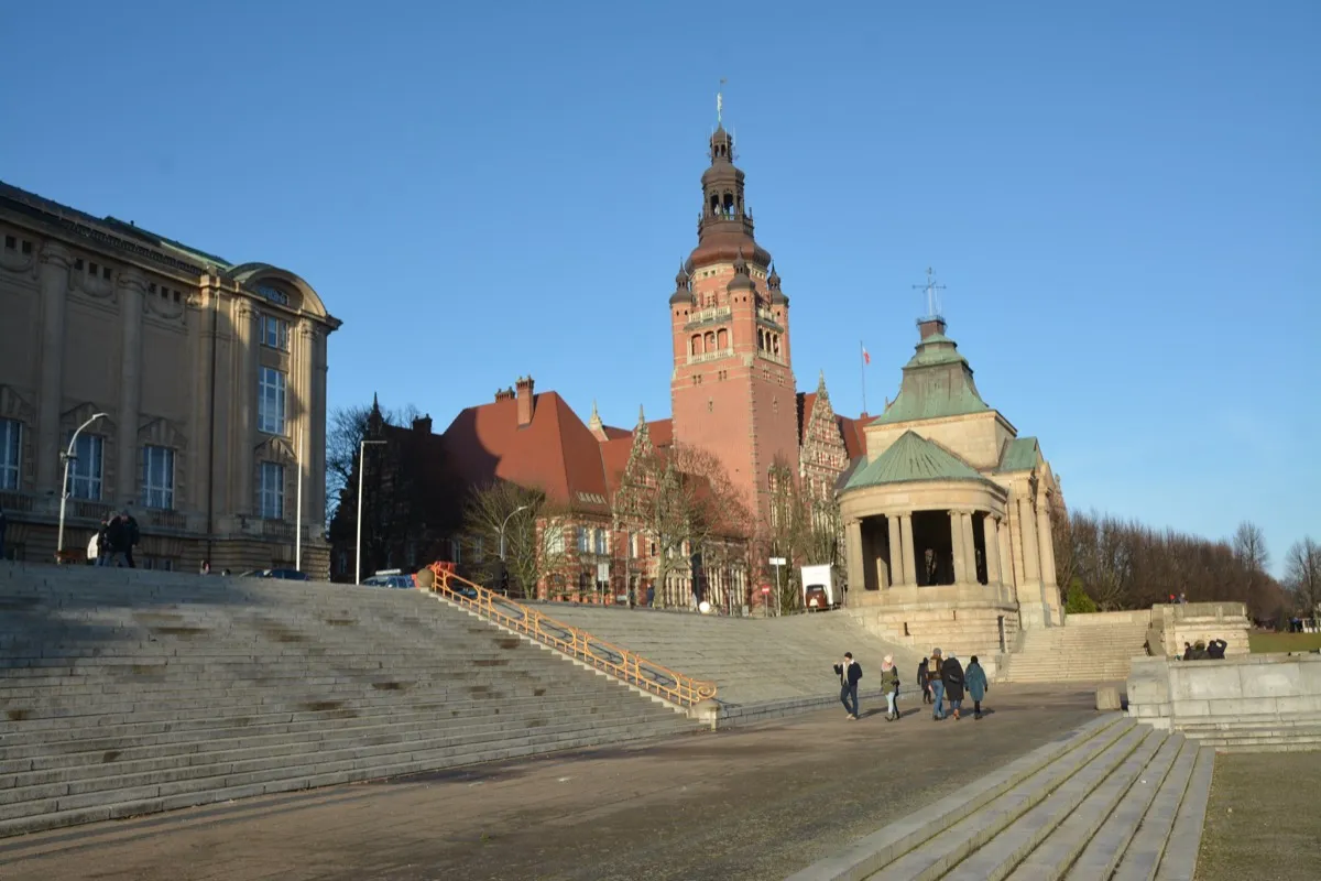 Same scene exposed at 0 stops